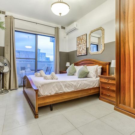 A Comfortable Apartment In The Heart Of Paceville Bt 360 Estates Saint Julian's Ngoại thất bức ảnh