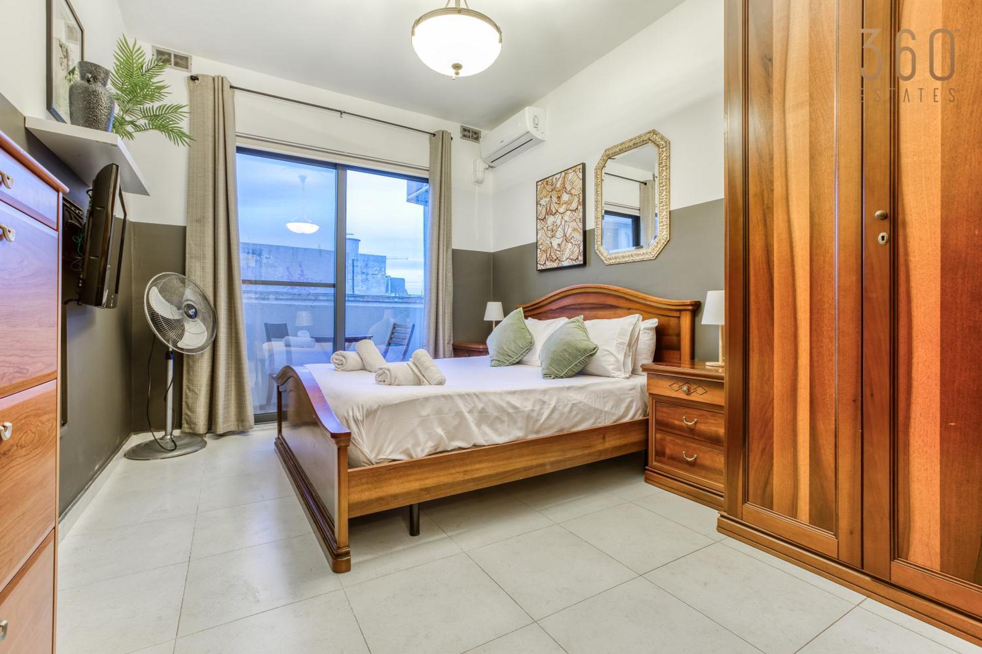 A Comfortable Apartment In The Heart Of Paceville Bt 360 Estates Saint Julian's Ngoại thất bức ảnh
